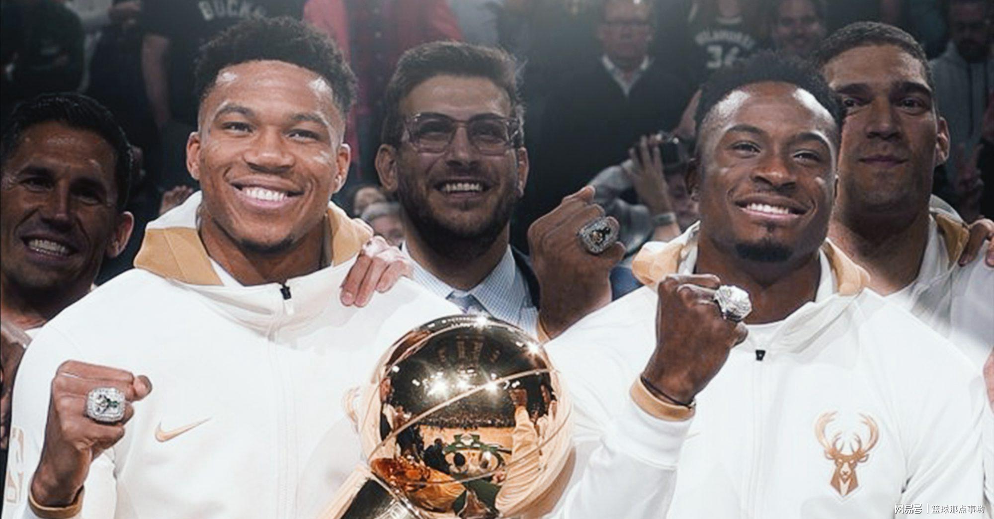 哥凭弟贵！萨纳西斯卷走雄鹿8547万！字母，你还缺哥哥吗？